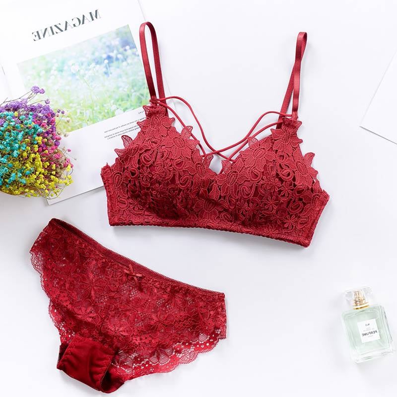 Women’s Red Floral Lace Bra & Panty Set – Elegant Wireless Lingerie Set